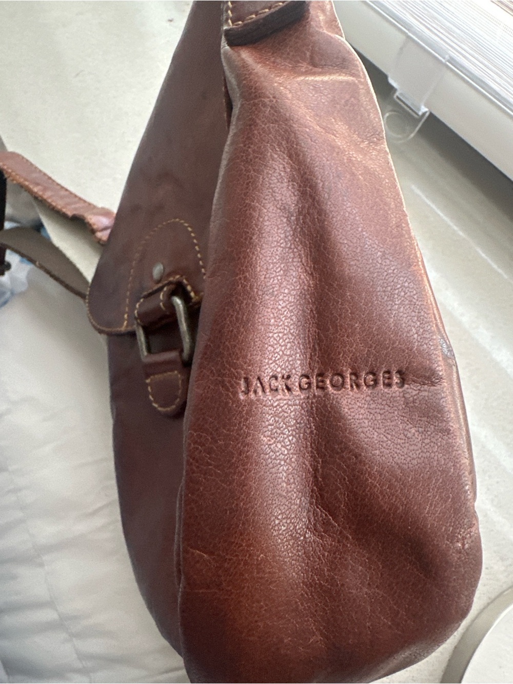 Men's Brown Leather Messenger Crossbody Bag with Adjustable Strap - Picture 5 of 5